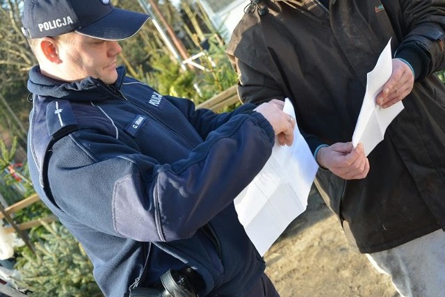 Policja zwraca uwagę na to, że te elementy świąt, często pozyskiwane są w sposób nielegalny.