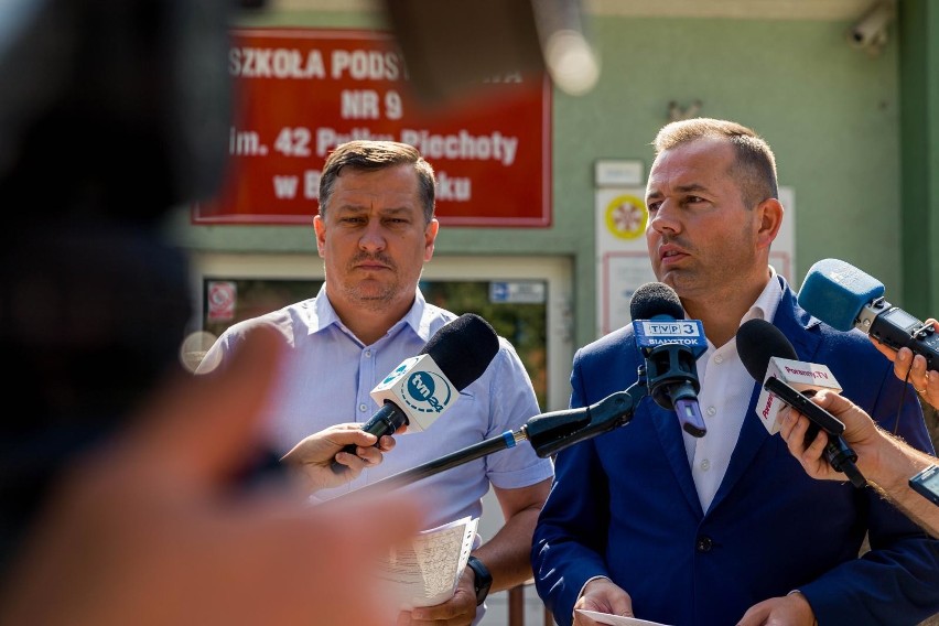 Przewodniczący PiS w radzie miasta Henryk Dębowski (z...