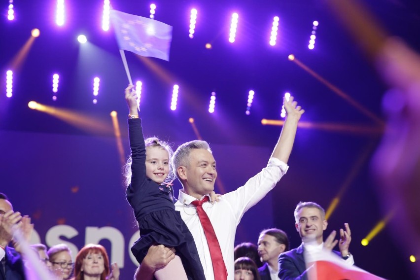 Robert Biedroń prezentuje program wyborczy i składa obietnice, partia Wiosna rozpoczyna walkę o serca Polaków ZDJĘCIA Konwencja na Torwarze