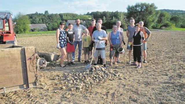 Na tej działce mieszkańcy Łęk chcą urządzić Park Społeczny, miejsce spotkań dla małych i dużych