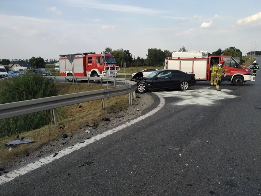 Wypadek na Drodze Krajowej nr 5 pod Szubinem. Interweniował śmigłowiec LPR [zdjęcia]