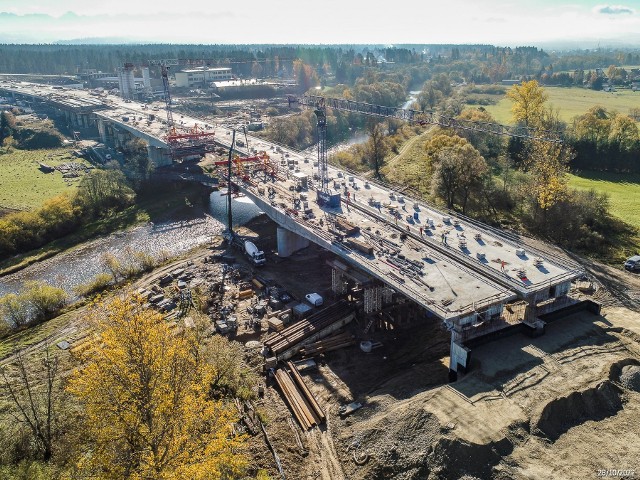 Budowa nowej zakopianki między Rdzawką a Nowym Targiem. Zdjęcia z października 2022 roku
