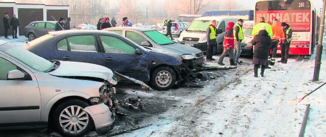Tragedia na ulicy Nowaka-Jeziorańskiego w Kielcach. 60-letni kierowca miejskiego autobusu nie przeżył.