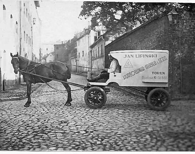 Wóz dostawczy hurtowni masła Jan Lipiński, jego syn Marian...