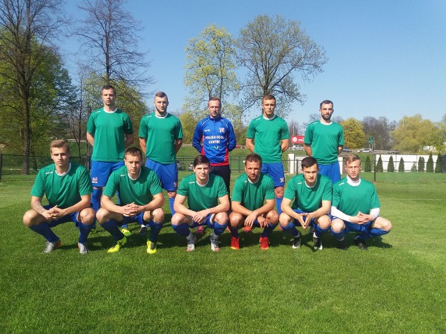 Wisła Sandomierz przed rozpoczęciem wyjazdowego spotkania z Sołą Oświęcim. Padł w nim remis 1:1.