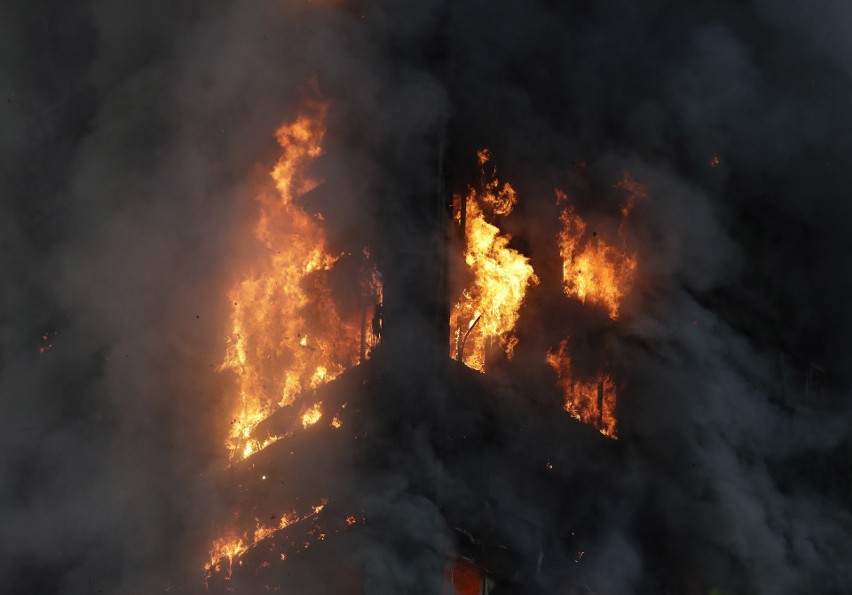 Wielka Brytania: Pożar wieżowca Grenfell Tower w Londynie, ofiary śmiertelne [ZDJĘCIA] [WIDEO]