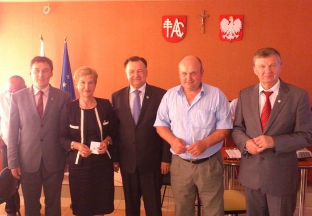 Od lewej: Rafał Kowalczyk, Marianna Danuta Świerżewska, Adam Struzik, Krzysztof Kańkowski i Marian Krupiński &#8211; wiceprezes Zarządu Wojewódzkiego PSL