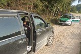 35 cudzoziemców próbowało w środę nielegalnie przejść przez polsko-białoruską granicę. Pościg za kurierem nielegalnych migrantów