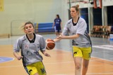 Chrobry Basket Głuchołazy znowu pokonał Tęczę Leszno po dogrywce