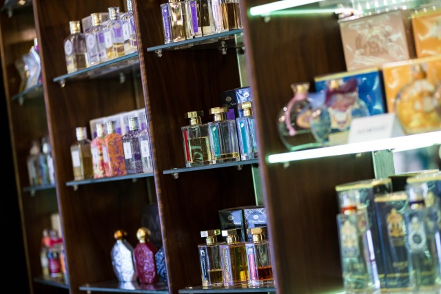 Łupem złodziejek padły markowe perfumy o wartości 2 tys. zł.