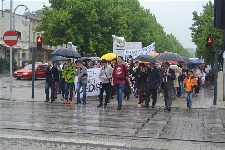 Częstochowa: Protest w obronie I Liceum Ogólnokształcącego...