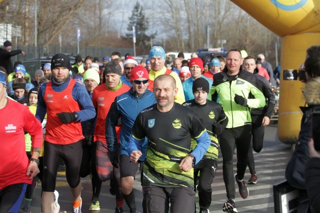Warto aktywnie pożegnać 2023 rok. Klub biegacza Witar w Tarnobrzegu zaprasza w niedzielę 31 grudnia na sylwestrowy bieg nad Jeziorem Tarnobrzeskim