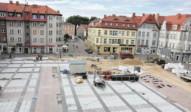 Plac Wolności w Szczecinku widziany od strony ratusza. Jak widać, sporo jeszcze zostało do zrobienia.
