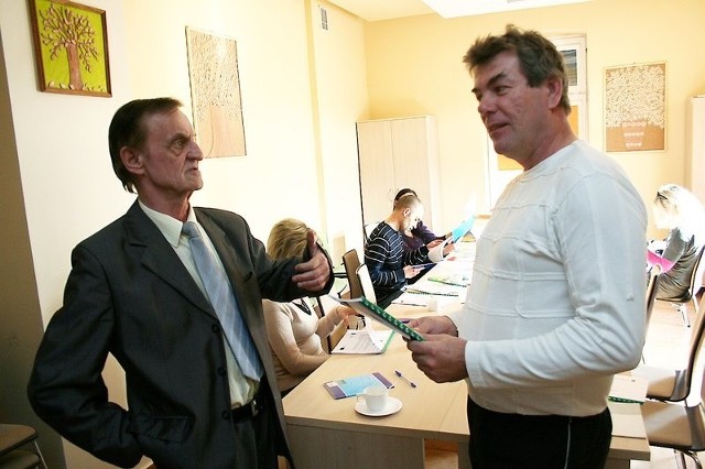 Roman Jakubowski (z lewej), szef spółdzielni socjalnych w Chemnie i Grzegorz Lewandowski, jeden z uczestników. 