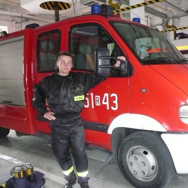 Bartosz Świderski cieszy się, że swoją rowerową pasję może pogodzić z pracą w straży pożarnej.