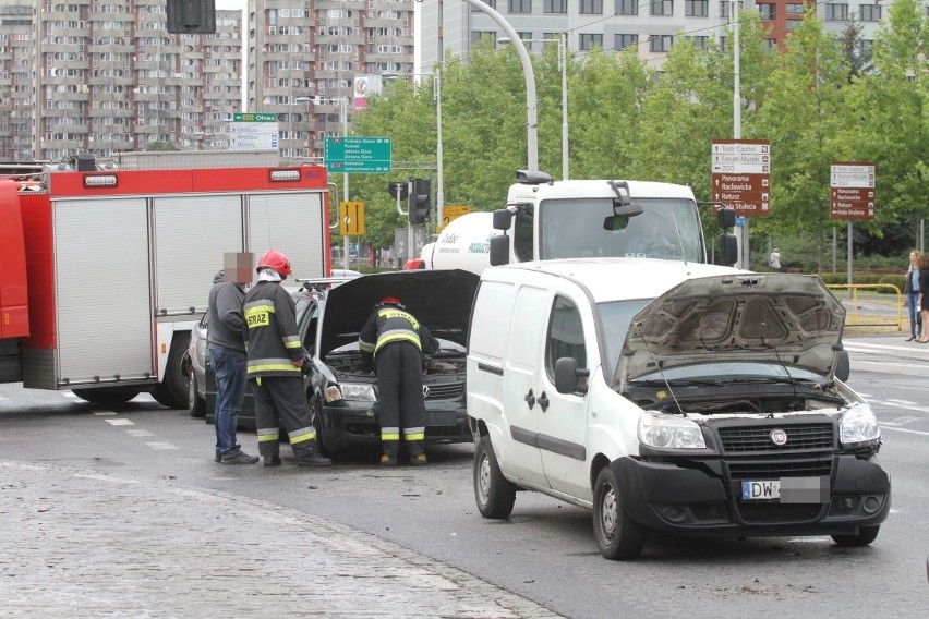 Karambol na placu Grunwaldzkim i spore utrudnienia (ZDJĘCIA)