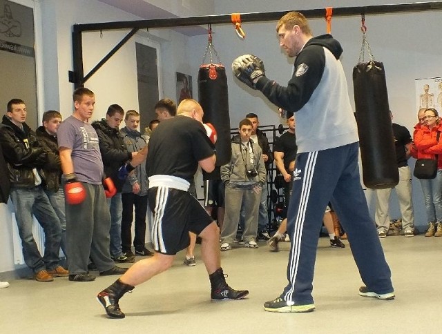 Mariusz Wach poprowadził trening z bokserami trenującymi w "Wikingu&#8221;.