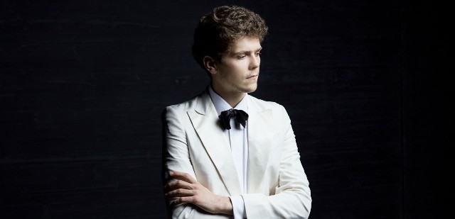 Pianista Szymon Nehring zagra z Polską Orkiestrą Sinfonia Iuventus im. Jerzego Semkowa.