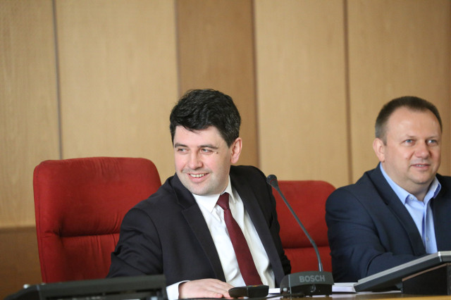 Mariusz Gromko ustąpił po naciskach Krzysztofa Jurgiela? Henryk Dębowski nowym szefem klubu PiS