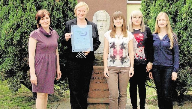 W szkole są dumni z otrzymanego certyfikatu