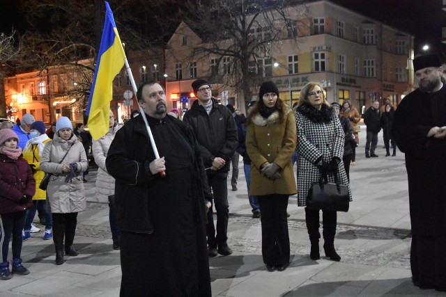 Gorliczanie zebrali na rynku, by okazać swoją solidarność z narodem ukraińskim
