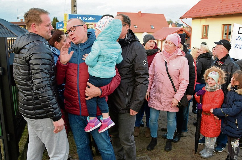 Spotkanie pod domem sołtysa było spontaniczne. Większość...