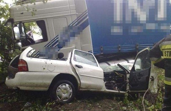 Kierowca forda mondeo zmarł w szpitalu.