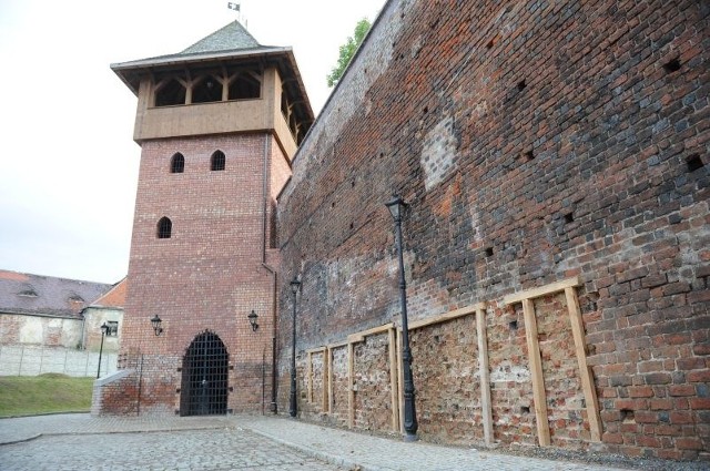 Kilka dni temu runęła część ściany zamku w Koźlu.