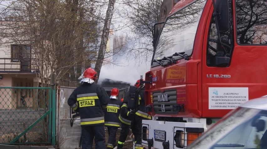 Jedna ofiara śmiertelna w pożarze przy ul. Rawskiej w Skierniewicach