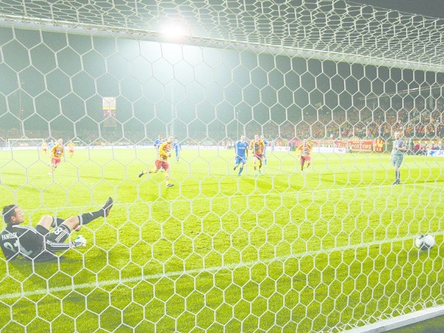 Przed rokiem gol Tomasza Frankowskiego strzelony z rzutu karnego dał Jagiellonii wygraną z Wisłą Kraków 2:1. Jest to jak dotychczas jedyne trafienie kapitana Jagi w starciach przeciwko byłemu klubowi.
