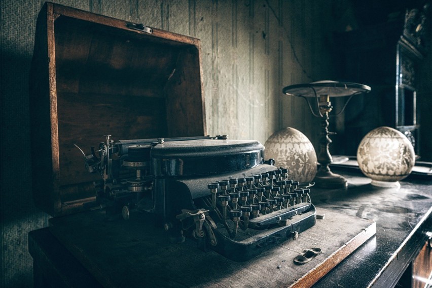 4. Maszyna do pisania...