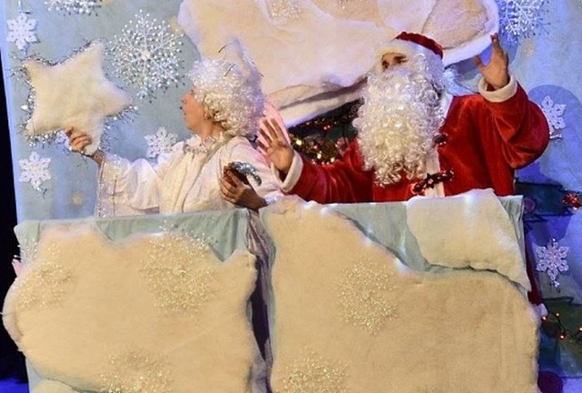 W przedstawieniu oprócz Aniołków nie mogło zabraknąć również Świętego Mikołaja.