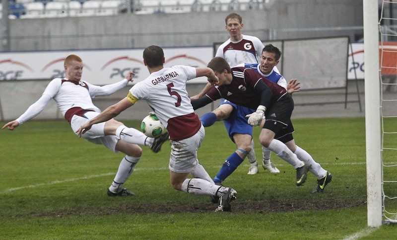 Stal Rzeszów - Garbarnia Kraków 0:0...