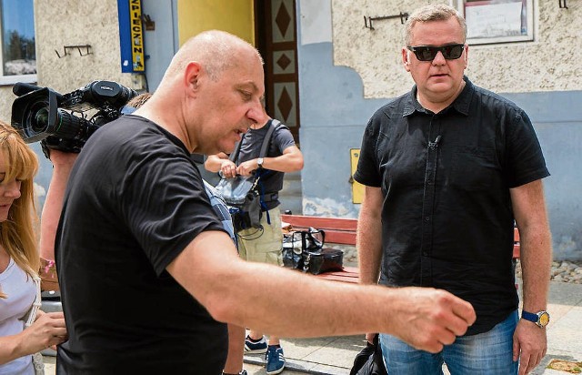 Reżyser Tomasz Paulukiewicz (z lewej) i Artur Andrus (z prawej) przyznają, że są pod wrażeniem miasteczka