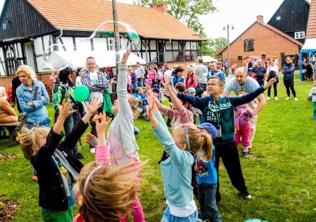 Muzeum w Swołowie organizuje zabawy dla dzieci w każdą niedzielę lipca. 