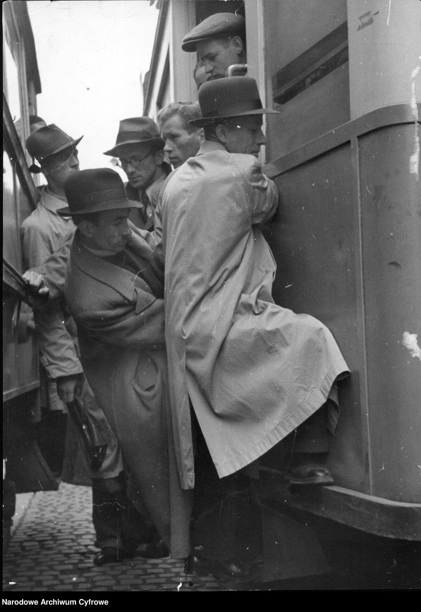 120 lat tramwaju elektrycznego w Krakowie. Zobacz, jak wyglądała komunikacja w mieście przed laty [ZDJĘCIA]