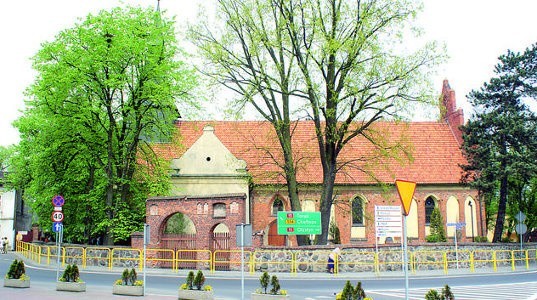 Najbardziej okazałym zabytkiem Kowalewa Pomorskiego jest gotycki kościół parafialny pw. św. Mikołaja (lata 1285-1300)