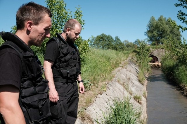 Strażacy badali wyciek nieznanej substancji w Bolechowie