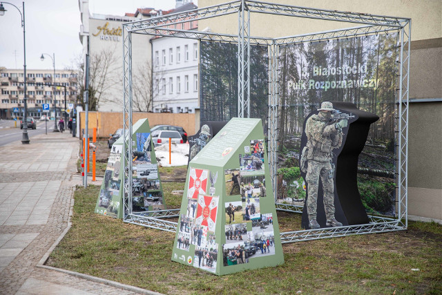 Muzeum Wojska w Białymstoku. Kobiety, które zaatakowały żołnierzy z wystawy, przeprosiły. Zostaną wolontariuszkami