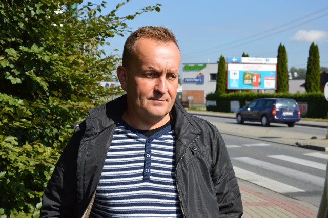 Grzegorz Mirek, dyrektor Miejskiego Zarządu Dróg chwali się, że ul. Węgierską uda się wyremontować nie w miesiąc, a w dwa tygodnie