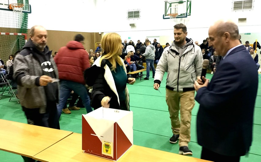 Wybory sołtysów w dwóch gminach powiatu ostrołęckiego: w Czarni już zakończone, w Lelisie jeszcze trwają. 1.02.2023