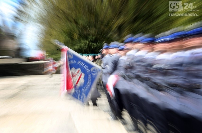 Wojsko, poczty sztandarowe, kombatanci pamiętający powojenne...