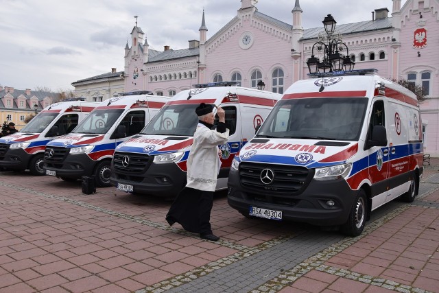 Cztery nowe karetki otrzymało Bieszczadzkie Pogotowie Ratunkowe SP ZOZ w Sanoku.