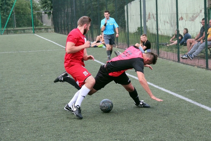Turniej piłkarski na osiedlu Kamienna w Skarżysku-Kamiennej zakończony. Dominowały drużyny z piłkarzami z ligowych boisk regionu [ZDJĘCIA]