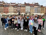 Uczniowie żarskiej Dwójki zwiedzili Warszawę w ramach programu "Poznaj Polskę". To były trzy dni pełne mocnych wrażeń 