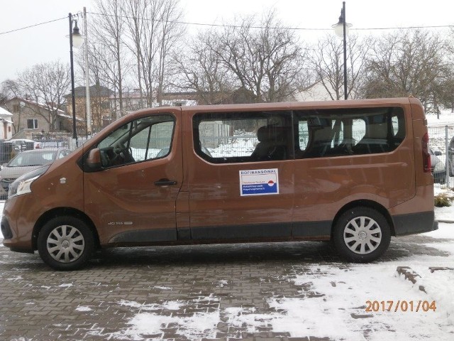 Samochód zakupiony dla Domu Pomocy Społecznej w Pęcławicach Górnych.