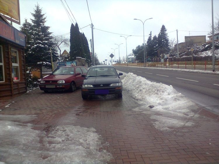 -  Przed samym nosem koleś postawił samochód tak, że...