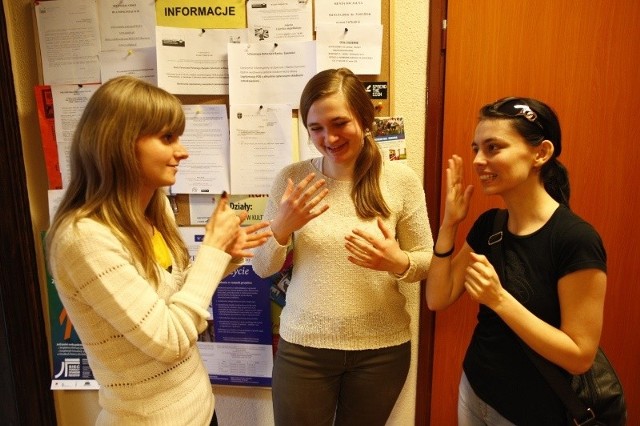 Ewa Gierszewska, Agata Szczepańska i Karina Bienia przyznają, że chętnie wzięłyby udział w działaniach grup samopomocowych.