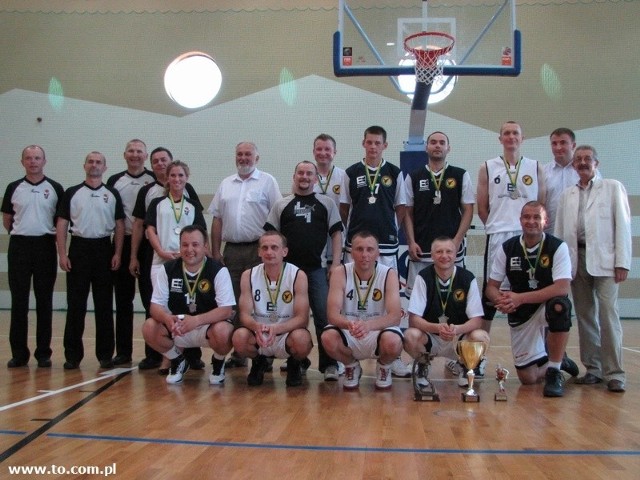 Do 5. miejsca w rozgrywkach 3. ligi koszykarze Sokoła dołożyli 4 czerwca puchar WOZKosz województwa mazowieckiego.