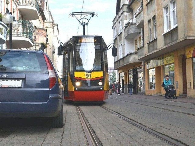 Tramwaje oraz dwie podmiejskie linie autobusowe 11 i 23 będą jeździły według rozkładu dni powszednich